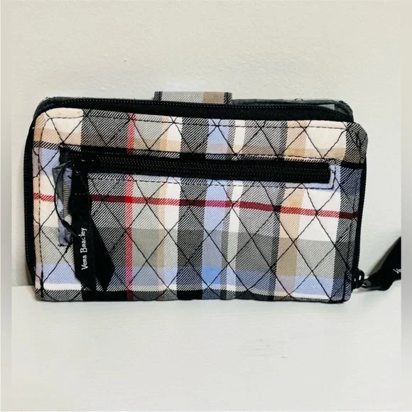 Vera Bradley Women's Outlet Cotton Turnlock Wallet
Perfectly Plaid NEW W/ TAGS! - Picture 3 of 10